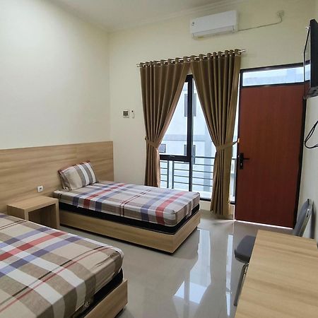 Tentrem Guesthouse Baru Pati Exterior foto