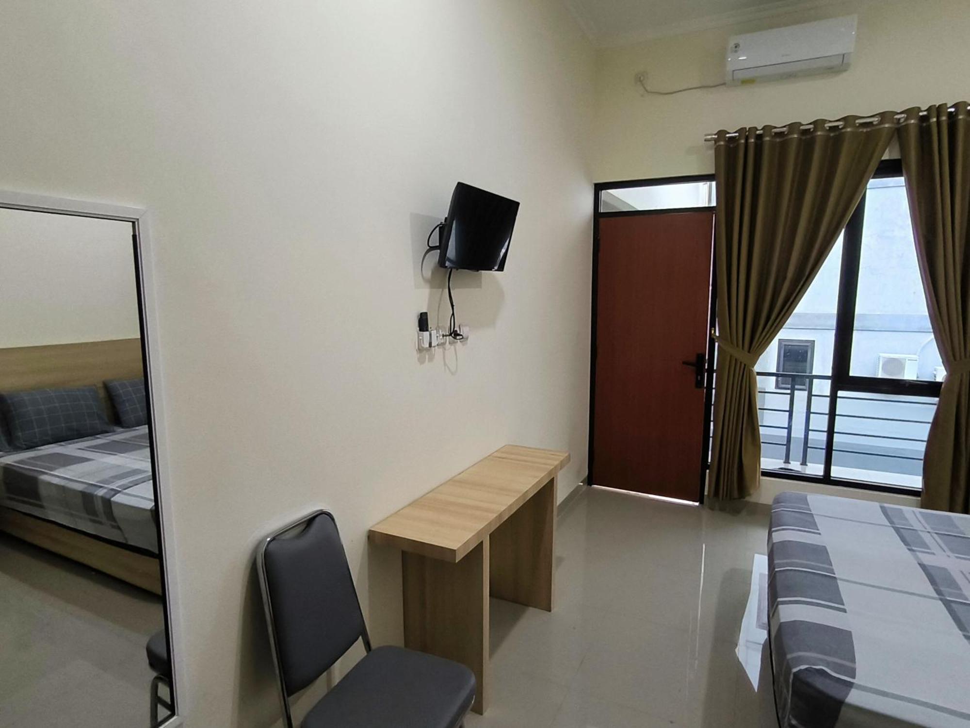 Tentrem Guesthouse Baru Pati Exterior foto
